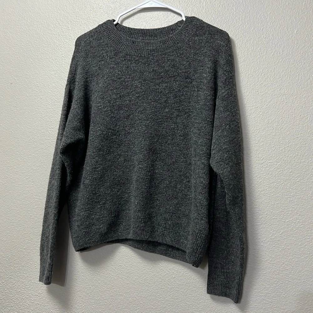 H&M Fine-Knit Sweater - Picture 11 of 11